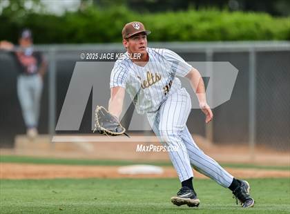 Thumbnail 3 in Chaminade @ Crespi photogallery.