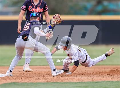 Thumbnail 3 in Chaminade @ Crespi photogallery.
