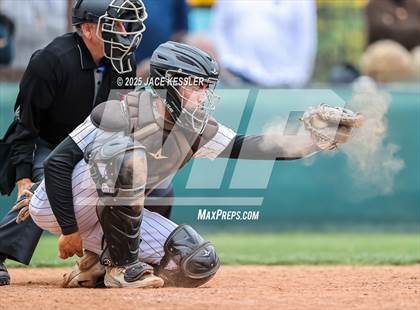 Thumbnail 3 in Chaminade @ Crespi photogallery.