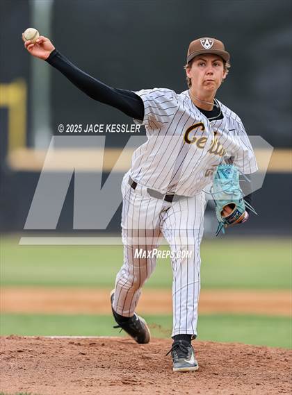 Thumbnail 2 in Chaminade @ Crespi photogallery.