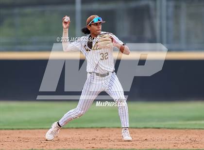 Thumbnail 1 in Chaminade @ Crespi photogallery.