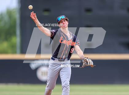 Thumbnail 3 in Chaminade @ Crespi photogallery.
