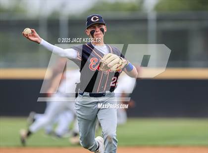 Thumbnail 2 in Chaminade @ Crespi photogallery.