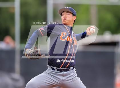 Thumbnail 2 in Chaminade @ Crespi photogallery.