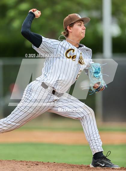 Thumbnail 1 in Chaminade @ Crespi photogallery.