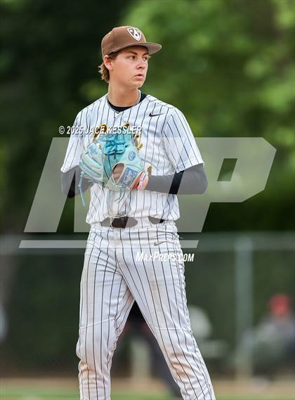Thumbnail 3 in Chaminade @ Crespi photogallery.
