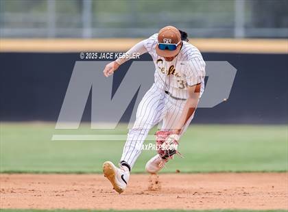Thumbnail 3 in Chaminade @ Crespi photogallery.