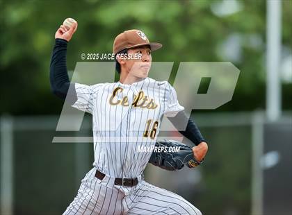 Thumbnail 2 in Chaminade @ Crespi photogallery.