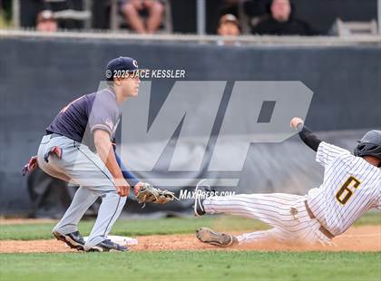 Thumbnail 2 in Chaminade @ Crespi photogallery.