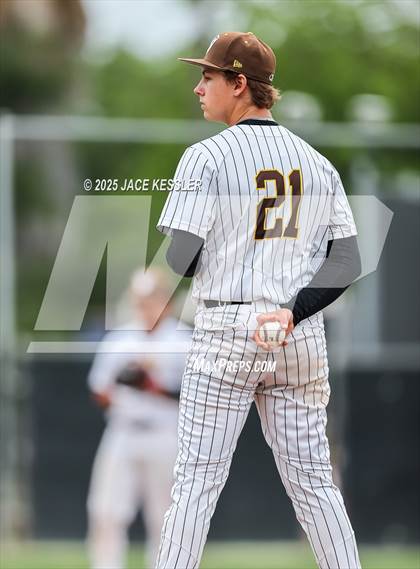 Thumbnail 3 in Chaminade @ Crespi photogallery.