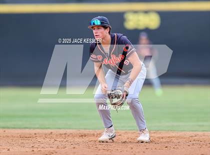 Thumbnail 1 in Chaminade @ Crespi photogallery.