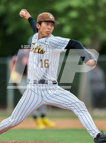 Thumbnail 3 in Chaminade @ Crespi photogallery.