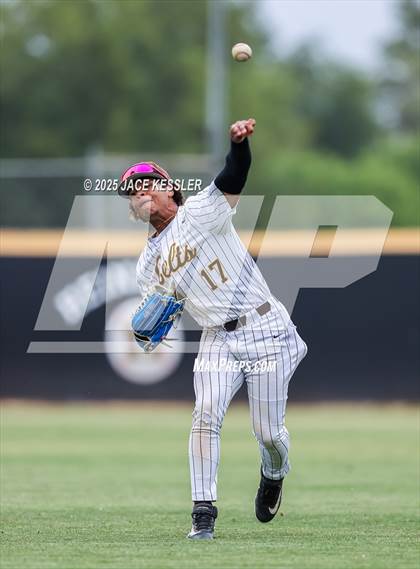 Thumbnail 1 in Chaminade @ Crespi photogallery.