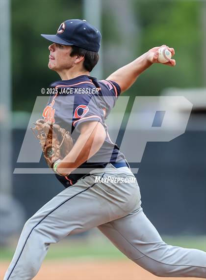 Thumbnail 2 in Chaminade @ Crespi photogallery.