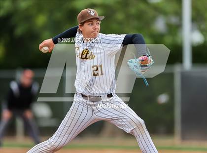 Thumbnail 2 in Chaminade @ Crespi photogallery.
