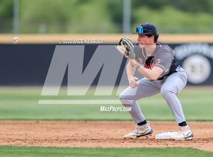 Thumbnail 2 in Chaminade @ Crespi photogallery.