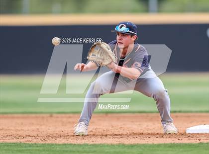 Thumbnail 3 in Chaminade @ Crespi photogallery.