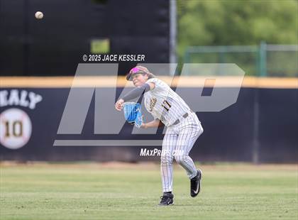 Thumbnail 3 in Chaminade @ Crespi photogallery.