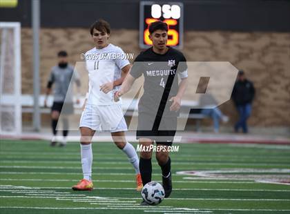 Thumbnail 3 in Mesquite vs. Dallas Jesuit (UIL 6A D2 Final Four Semi Finals) photogallery.