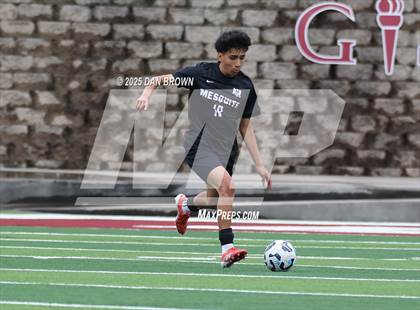 Thumbnail 3 in Mesquite vs. Dallas Jesuit (UIL 6A D2 Final Four Semi Finals) photogallery.