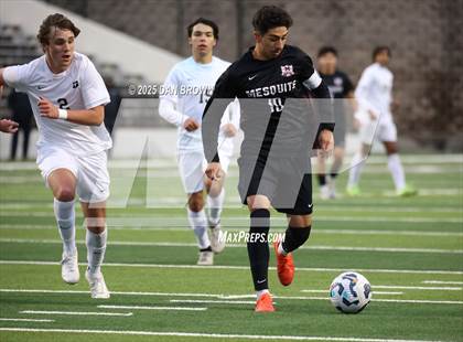 Thumbnail 3 in Mesquite vs. Dallas Jesuit (UIL 6A D2 Final Four Semi Finals) photogallery.