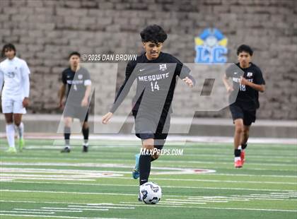 Thumbnail 3 in Mesquite vs. Dallas Jesuit (UIL 6A D2 Final Four Semi Finals) photogallery.