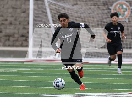 Thumbnail 3 in Mesquite vs. Dallas Jesuit (UIL 6A D2 Final Four Semi Finals) photogallery.