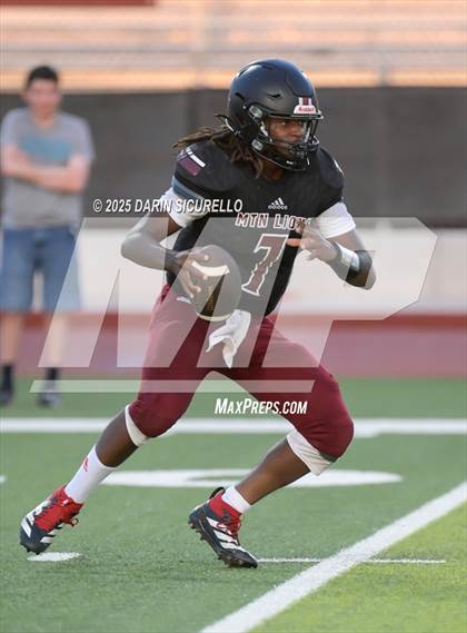 Thumbnail 3 in Fr: Red Mountain vs  Salpointe Catholic photogallery.