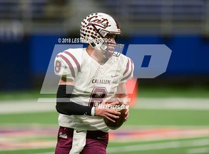Thumbnail 2 in Calallen vs. Calhoun (UIL 5A Quarterfinal Playoffs) photogallery.