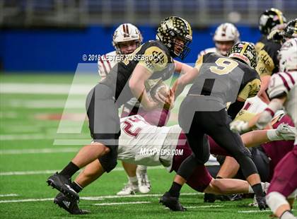 Thumbnail 2 in Calallen vs. Calhoun (UIL 5A Quarterfinal Playoffs) photogallery.