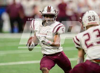 Thumbnail 2 in Calallen vs. Calhoun (UIL 5A Quarterfinal Playoffs) photogallery.