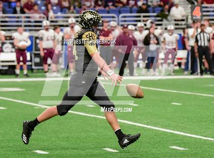 Thumbnail 2 in Calallen vs. Calhoun (UIL 5A Quarterfinal Playoffs) photogallery.