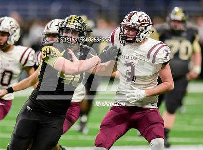 Thumbnail 3 in Calallen vs. Calhoun (UIL 5A Quarterfinal Playoffs) photogallery.