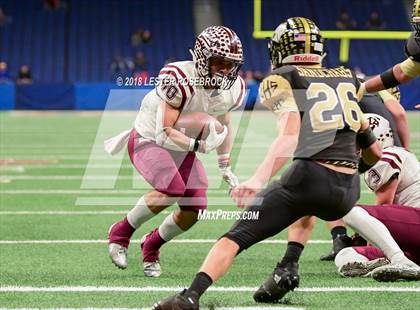 Thumbnail 2 in Calallen vs. Calhoun (UIL 5A Quarterfinal Playoffs) photogallery.