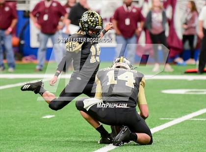 Thumbnail 1 in Calallen vs. Calhoun (UIL 5A Quarterfinal Playoffs) photogallery.