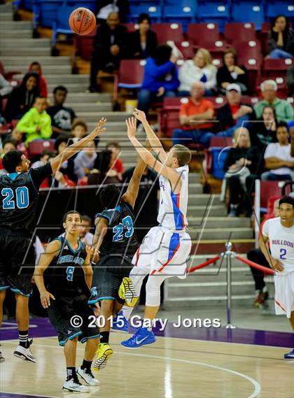 Thumbnail 2 in Folsom vs. Sheldon (CIF SJS D1 Final) photogallery.