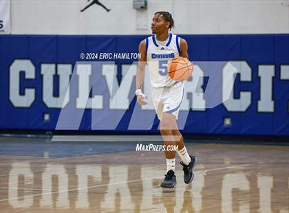 Thumbnail 2 in Aquinas vs. Culver City (CIF SS Division 2AA Round 2) photogallery.