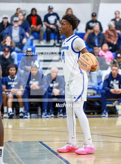 Thumbnail 2 in Aquinas vs. Culver City (CIF SS Division 2AA Round 2) photogallery.