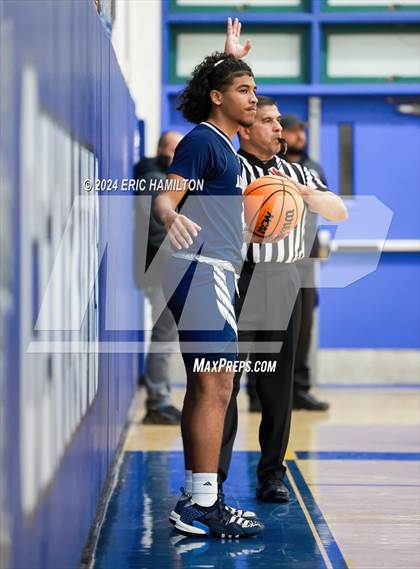 Thumbnail 3 in Aquinas vs. Culver City (CIF SS Division 2AA Round 2) photogallery.