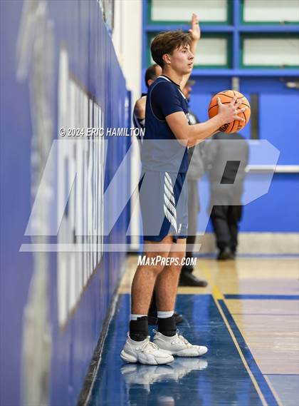 Thumbnail 1 in Aquinas vs. Culver City (CIF SS Division 2AA Round 2) photogallery.