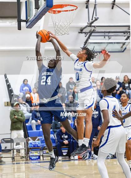 Thumbnail 3 in Aquinas vs. Culver City (CIF SS Division 2AA Round 2) photogallery.