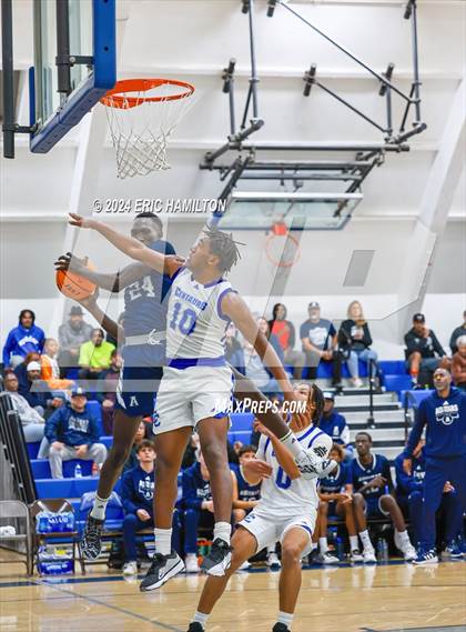Thumbnail 2 in Aquinas vs. Culver City (CIF SS Division 2AA Round 2) photogallery.