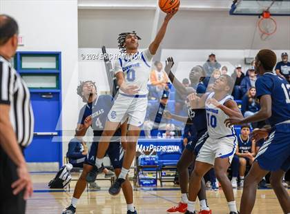 Thumbnail 2 in Aquinas vs. Culver City (CIF SS Division 2AA Round 2) photogallery.