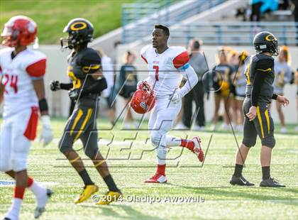 Thumbnail 2 in Skyline vs. Klein Oak (UIL 6A Division I Region II Quarterfinal) photogallery.