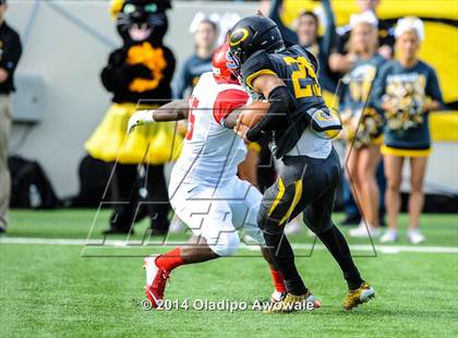 Thumbnail 2 in Skyline vs. Klein Oak (UIL 6A Division I Region II Quarterfinal) photogallery.