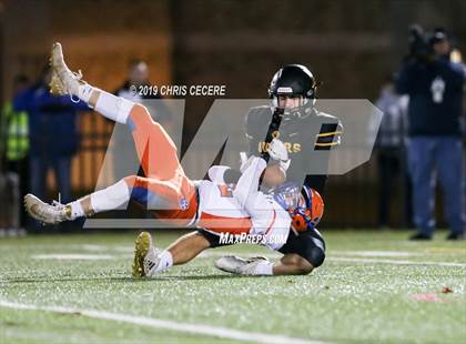 Thumbnail 2 in Livonia vs. Honeoye Falls-Lima (Section 5 Class B Final) photogallery.