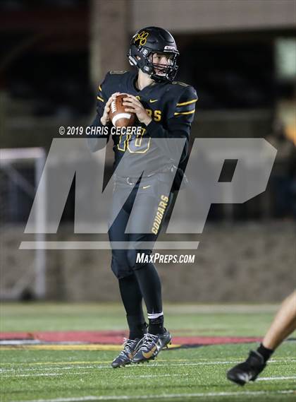 Thumbnail 2 in Livonia vs. Honeoye Falls-Lima (Section 5 Class B Final) photogallery.
