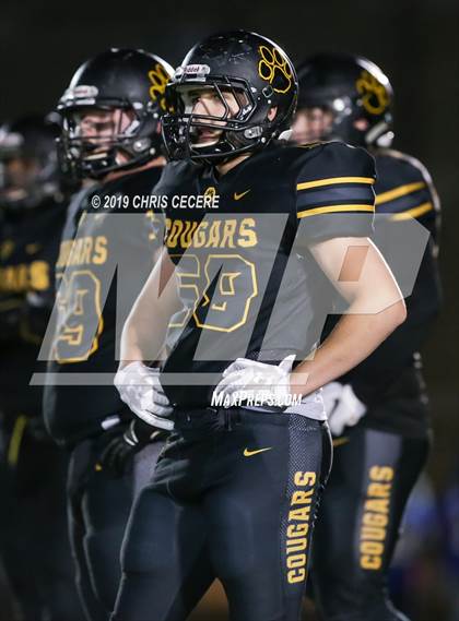 Thumbnail 3 in Livonia vs. Honeoye Falls-Lima (Section 5 Class B Final) photogallery.