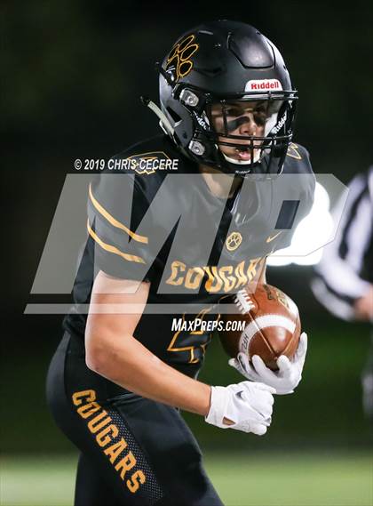 Thumbnail 1 in Livonia vs. Honeoye Falls-Lima (Section 5 Class B Final) photogallery.