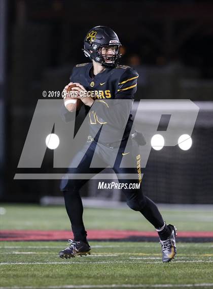 Thumbnail 3 in Livonia vs. Honeoye Falls-Lima (Section 5 Class B Final) photogallery.